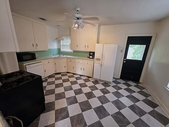 4th image of 1503 Arcadia Ave