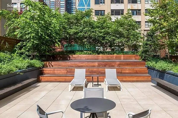 Rented by Sotheby's International Realty | media 33