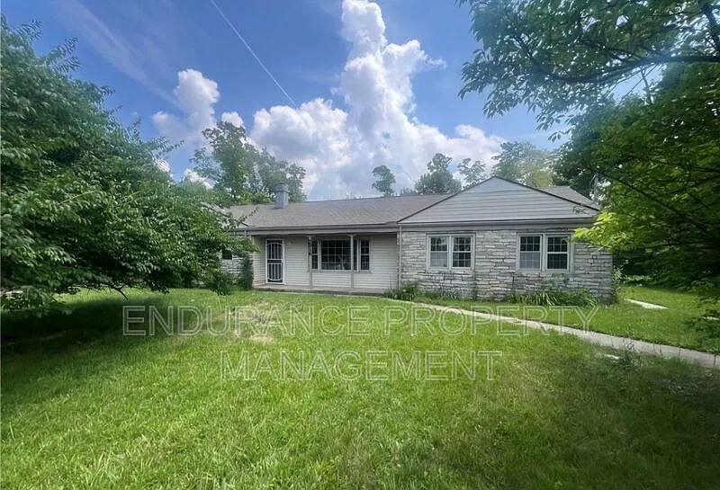 2916 Philadelphia Dr