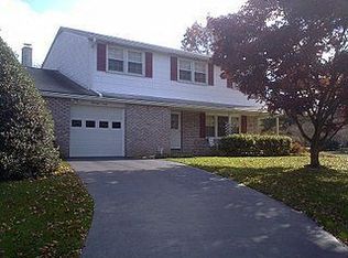 1440 Sandys Ln, North Wales, PA 19454