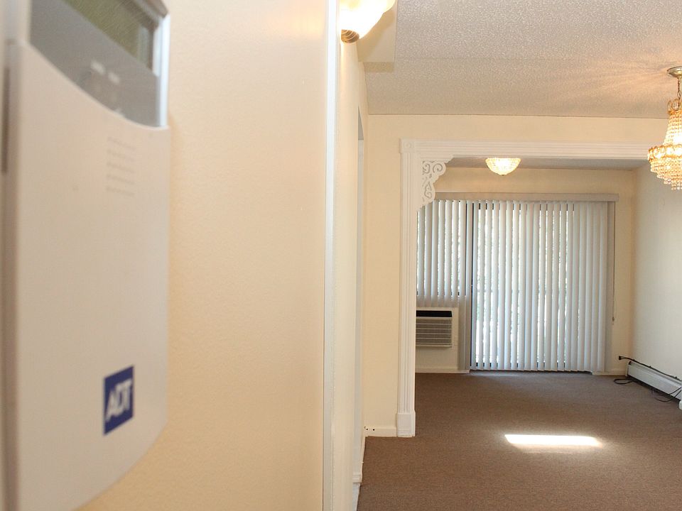 1st image of 15076 Goethals Ave #3