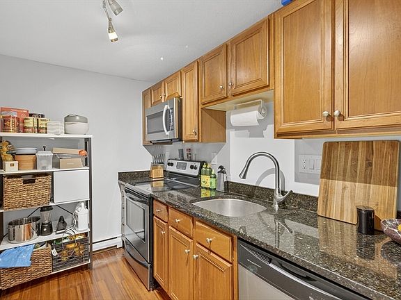 2nd image of 200 Manning St APT 6B