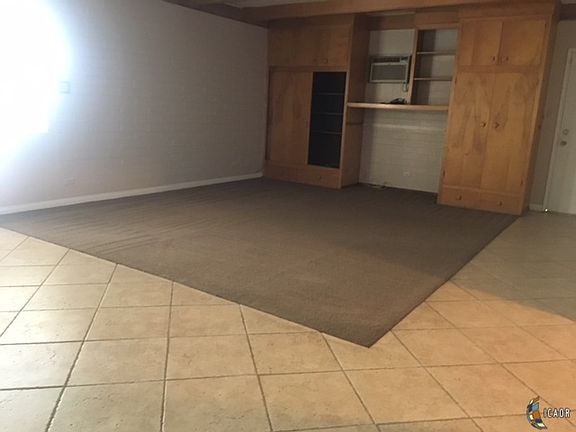 4th image of 1590 W Hamilton Ave