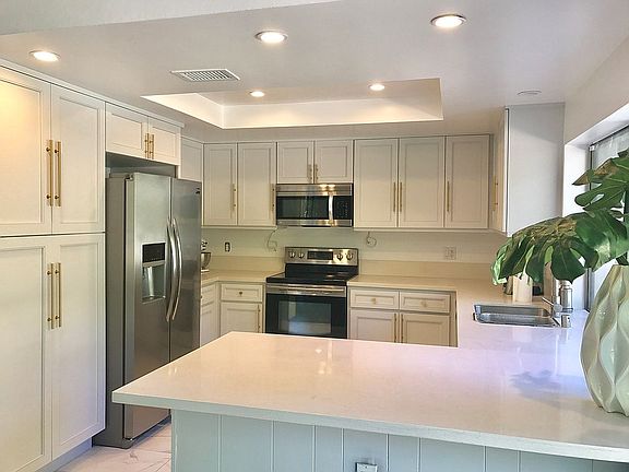 2nd image of 4367 Edgewood Ct
