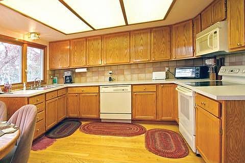 3847_e_easter_dr_MLS756166_HID528407_ROOMkitchen