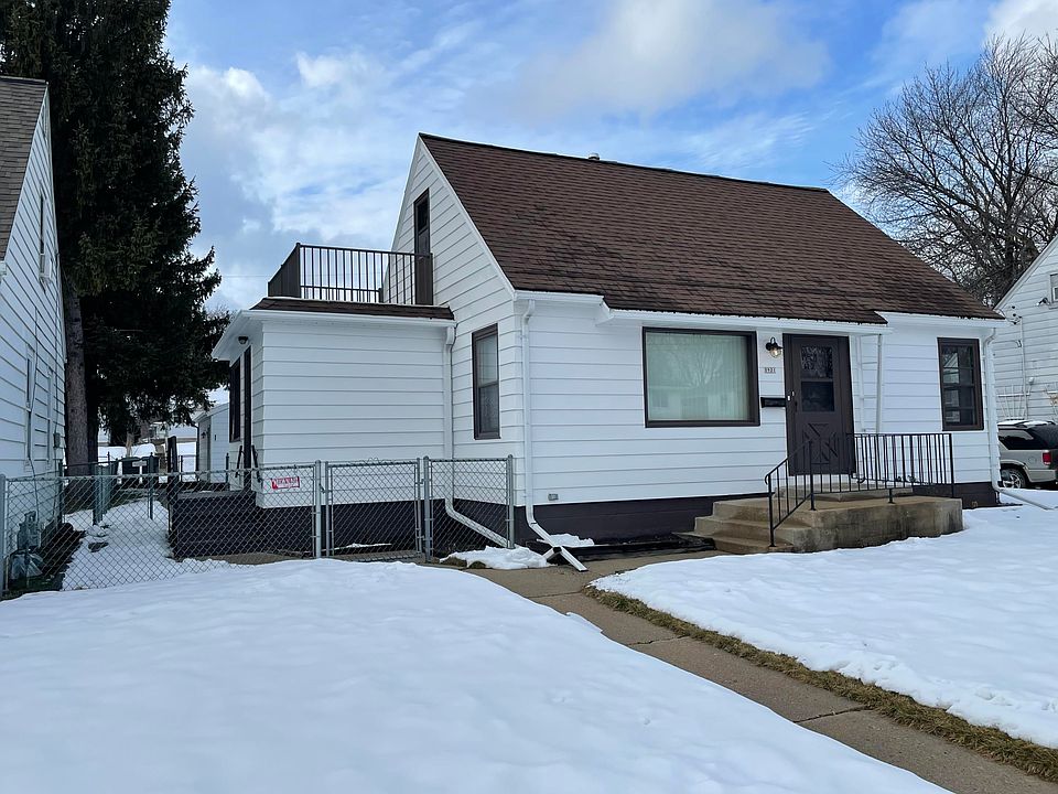 2nd image of 5921 N 64th St