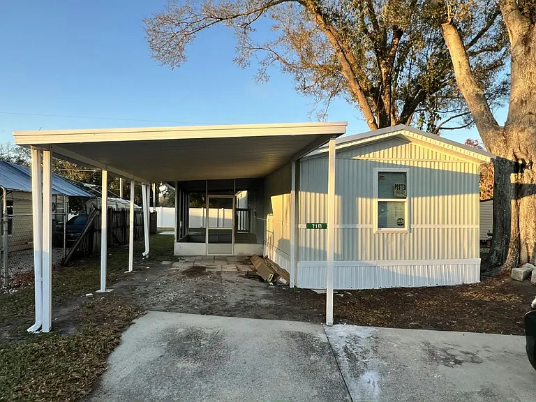 Auburndale Estates — Photo 2