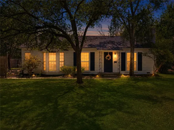 305 Hensel Ave, Bryan, TX 77801