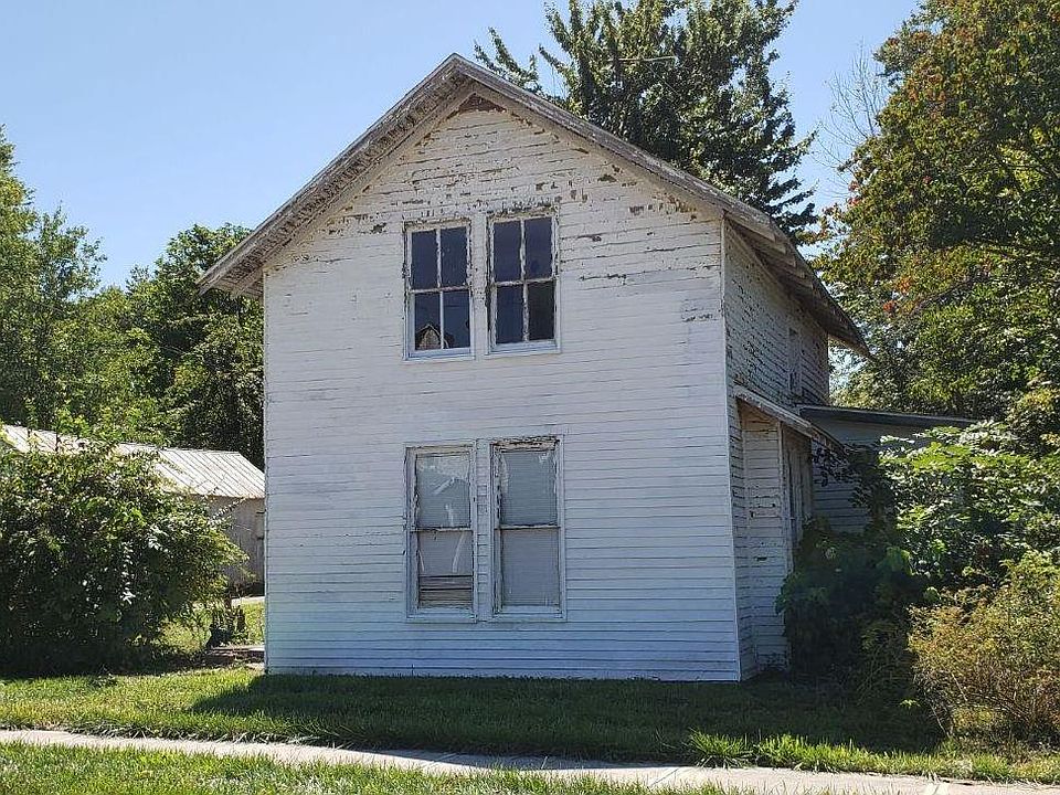2nd image of 125 College Ave