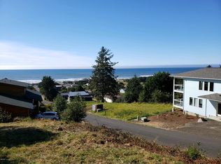 13 Windsong St, Yachats, OR 97498