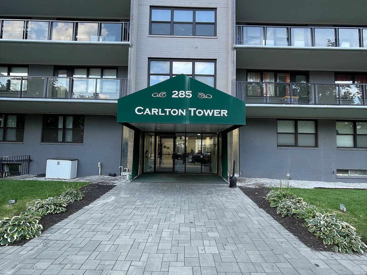 1 bed, 749 sqft, $2,200 — Photo 1