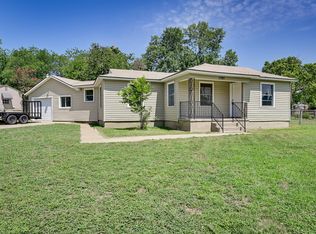 1501 Greenbrier Dr, River Oaks, TX 76114