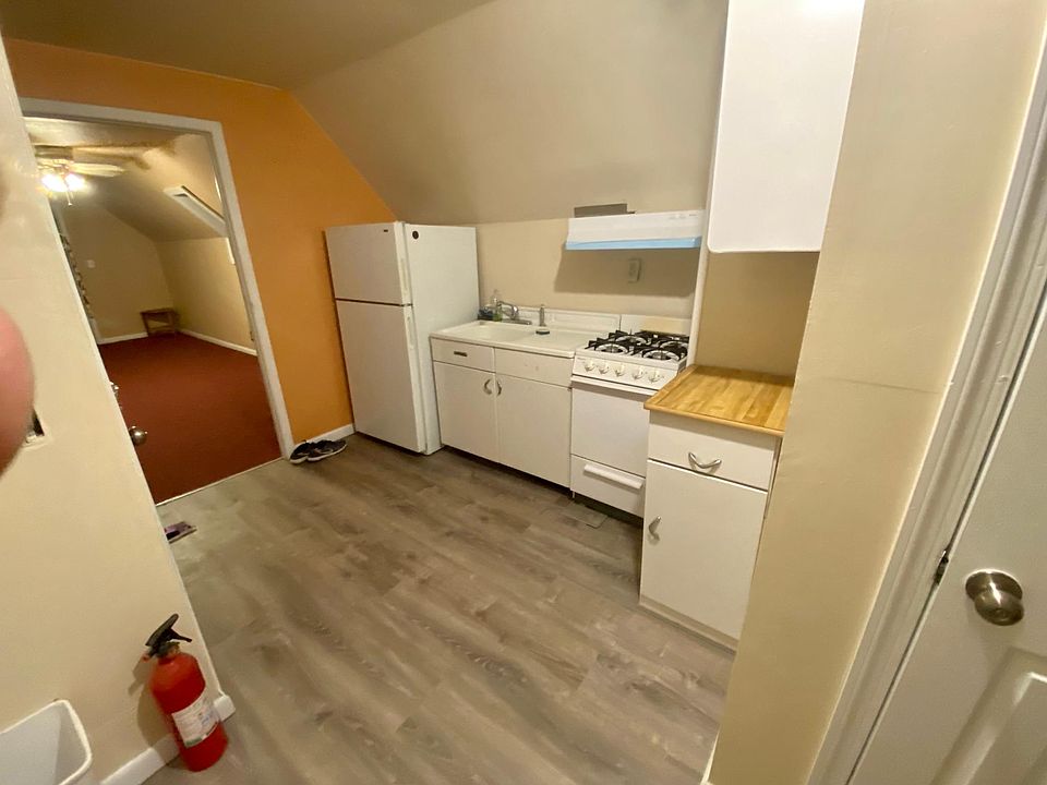 1st image of 169 W 31st St Floor 3