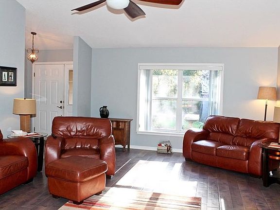 4th image of 37033 Forestdel Dr