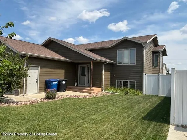 642 17th Ave E, Dickinson, ND 58601