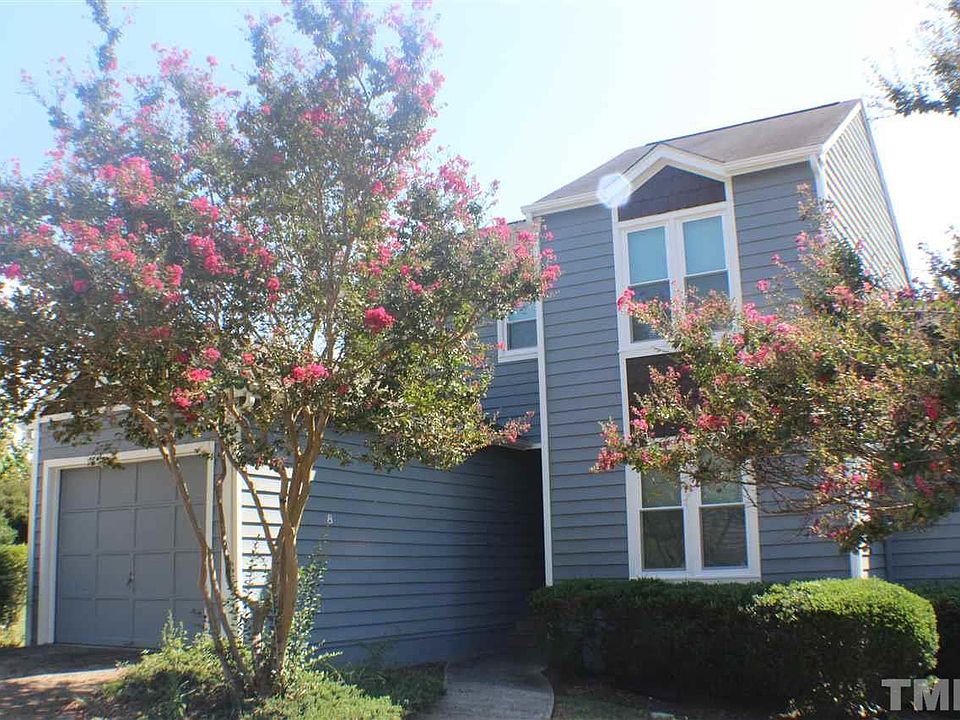 1st image of 8 Applewood Sq