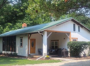 8064 Tamarisk Ln, Omaha, NE 68122