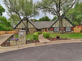 813 April Sound Ct, Fort Worth, TX 76120