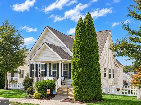 17430 Lethridge Cir, Round Hill, VA 20141