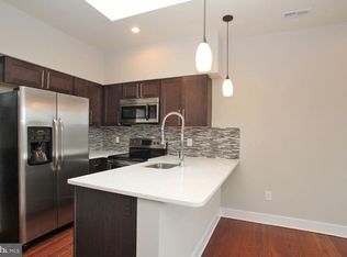 400 S 45th St #4C, Philadelphia, PA 19143