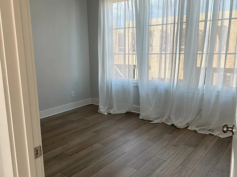 1296 Longreen Ter NW #7 — Photo 9