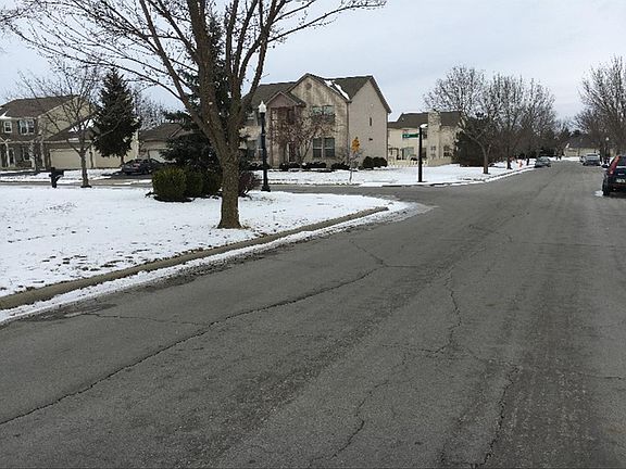 5th image of 654 Aldengate Dr