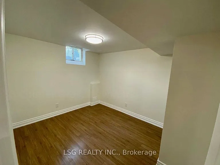 58 Bulmer Cres #BASEMENT — Photo 8