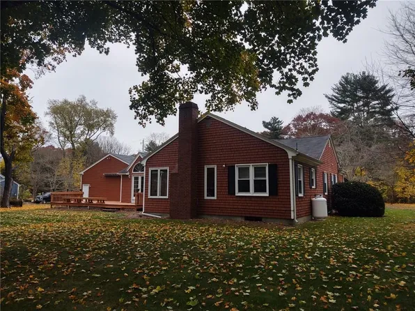 44 Sykes Rd, Seekonk, MA 02771