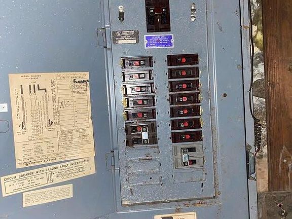 3rd image of 28 Convis St