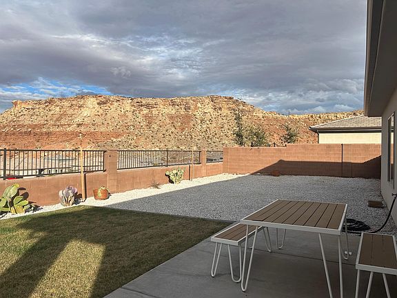 2nd image of 3719 E Mesa Rock Dr