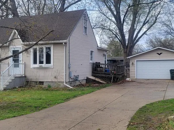 W1390 Greenview ROAD, Genoa City, WI 53128