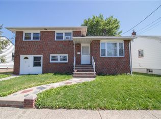 32 S Whittier St, Carteret, NJ