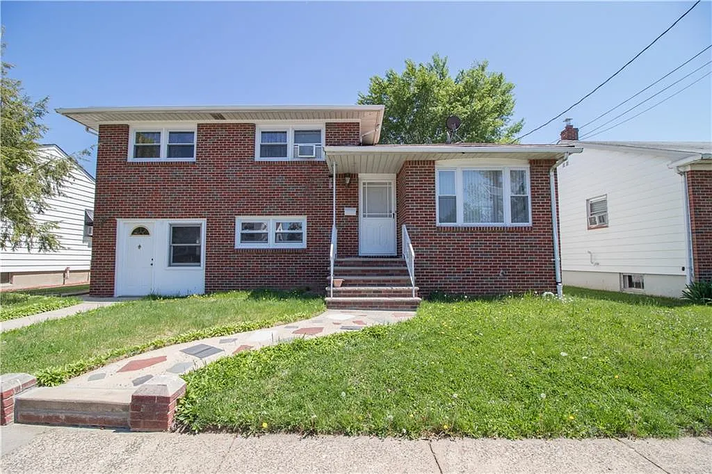 32 S Whittier St photo 1