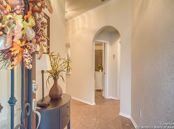 2nd image of 9842 Einbeck Ln