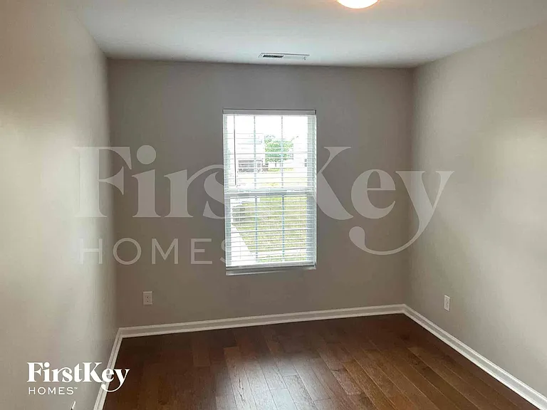 10118 Green Grass Rd — Photo 6