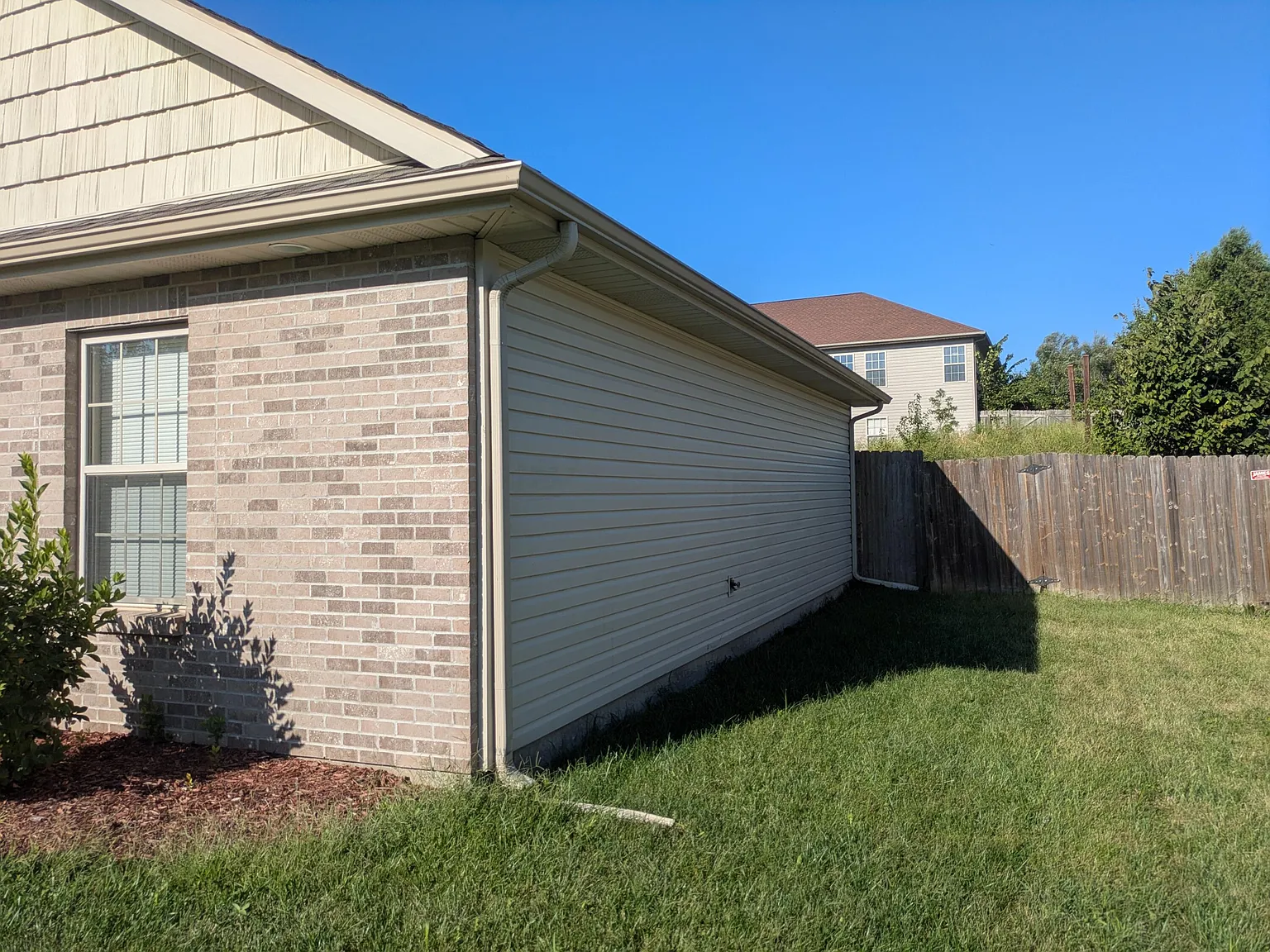 3 bed, 2.0 bath, $1,900 — Photo 3
