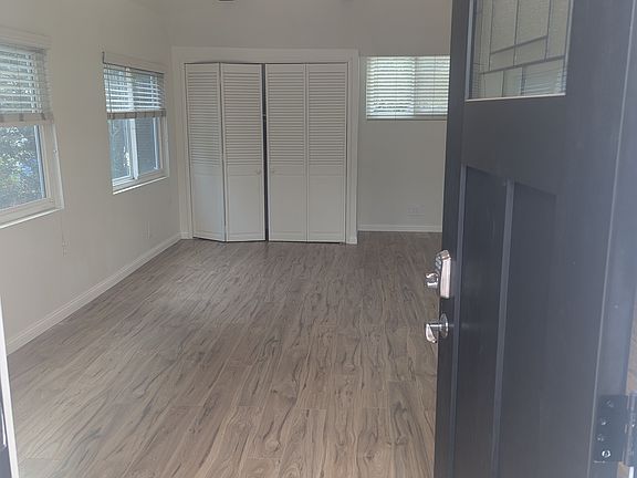 2nd image of 3114 Cahuenga Blvd E