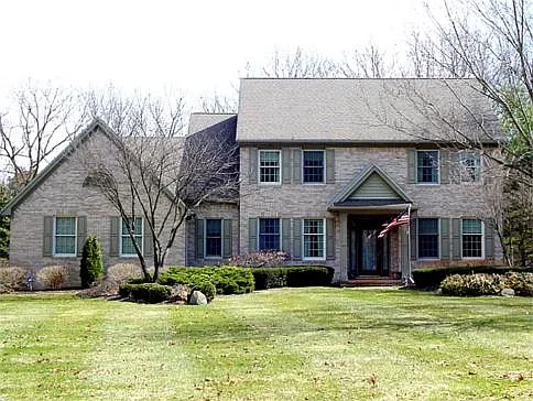 5187 Pinewood Dr photo 1