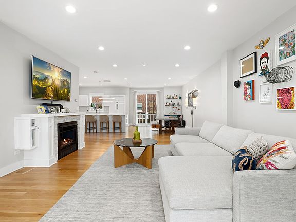 2nd image of 8142 Lincoln Ave