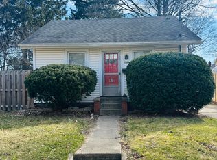 1610 Roseneath Ave, Lansing, MI 48915