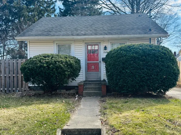 1610 Roseneath Ave, Lansing, MI 48915