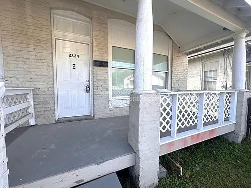 2324 Moncrief Rd Photo 1