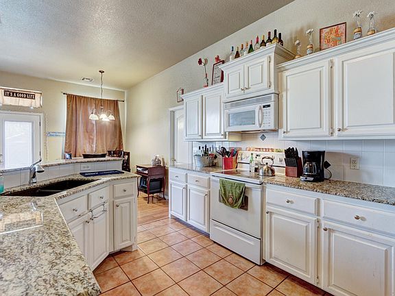 5th image of 1308 Melisa Dr