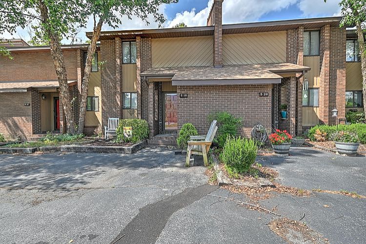 1st image of 518 Manor Dr