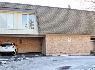 1809 Tanglewood Dr #1A-B, Glenview, IL 60025