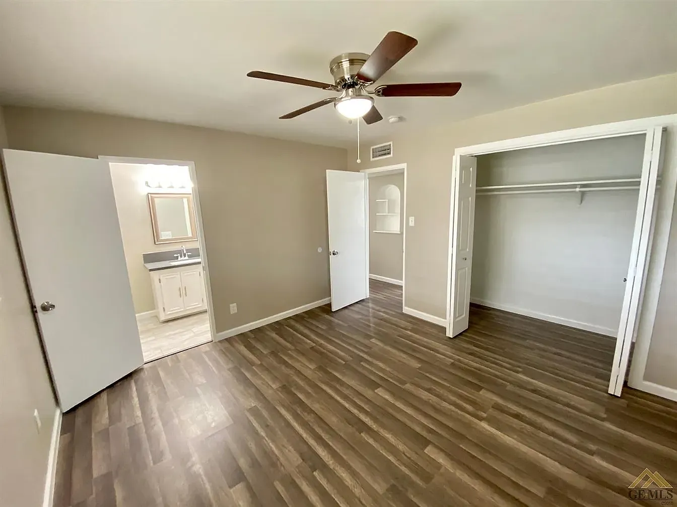 3 bed, 1208 sqft, $1,995 — Photo 4