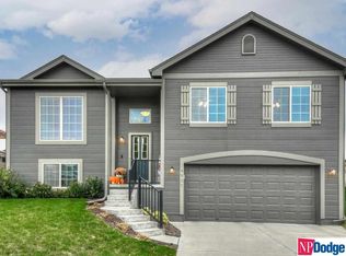 4907 N 165th St, Omaha, NE 68116