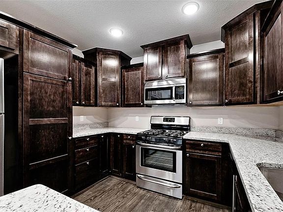 2nd image of 3907 W Olive St