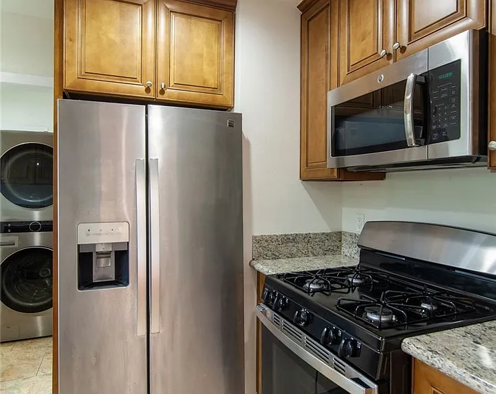 1418 Ellsmere Ave — Photo 10