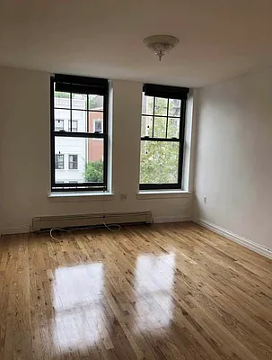 Rented by Space Real Estate | media 28